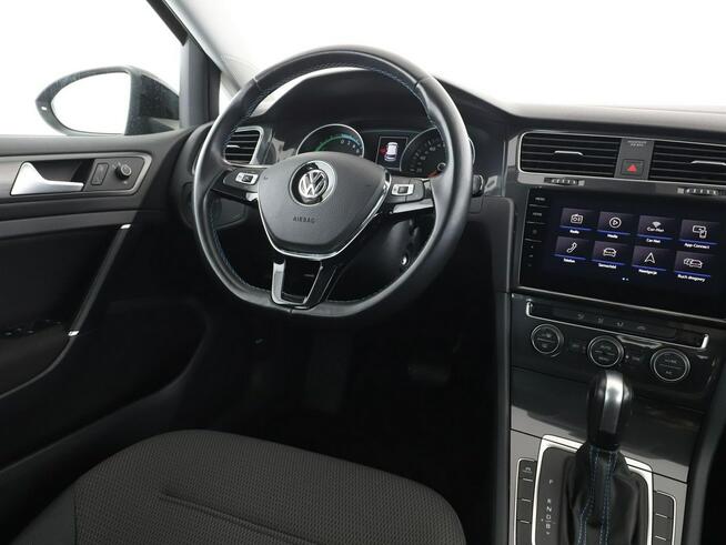 Volkswagen Golf FV23% full LED navi klima auto czujniki parkowania