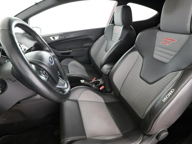 Ford Fiesta klima auto navi RECARO gzrane fotele kamera i czujniki parkowania