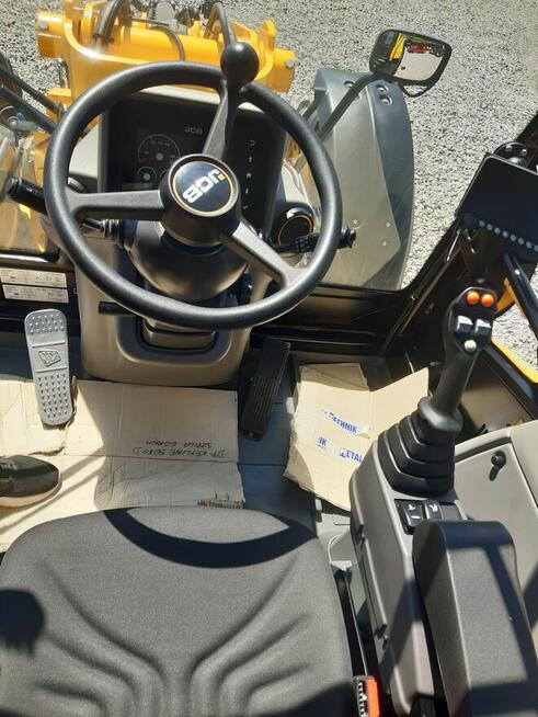 Ładowarki przegubowo-teleskopowe JCB TM320