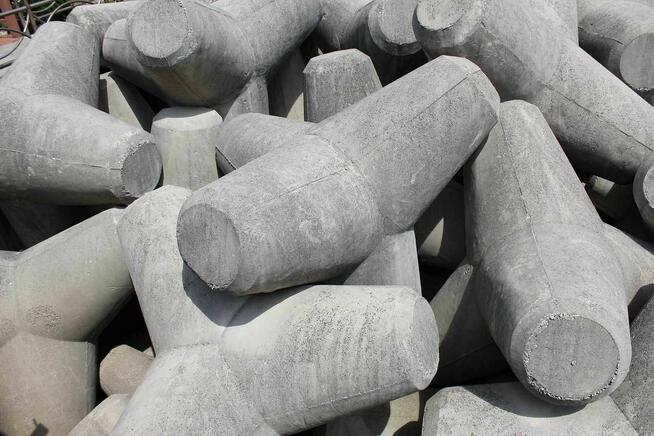 betonowe GWIAZDOBLOKI jeż starblok falochron zasieki czwórnóg