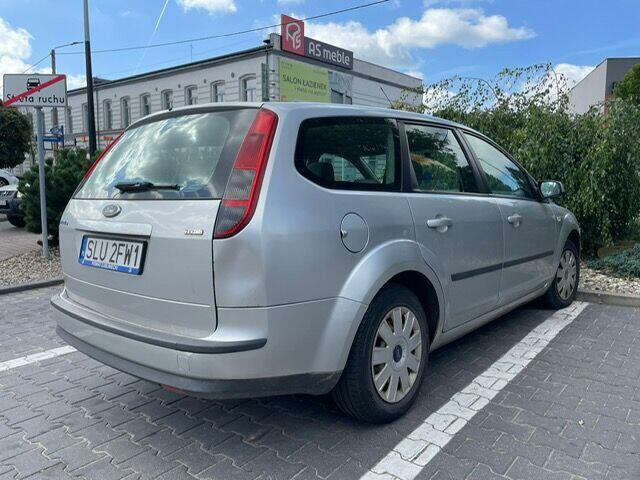 syndyk sprzeda Forda Focus