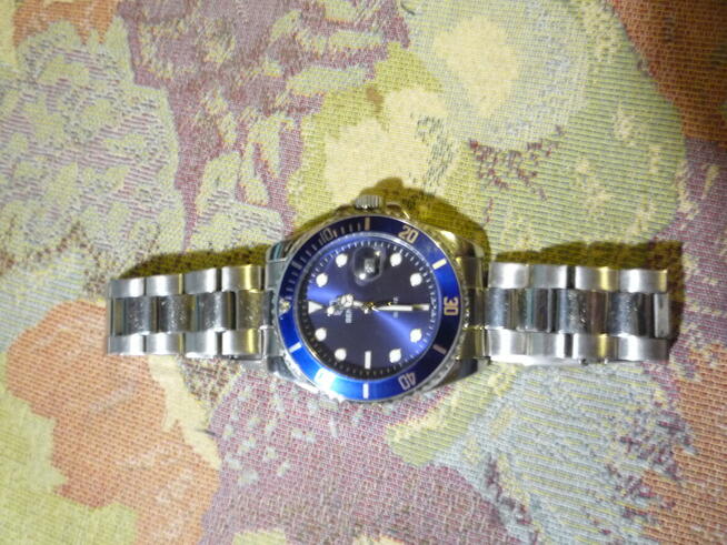 ROLEX SUBMARINER to nie jest ale jest bardzo podobny