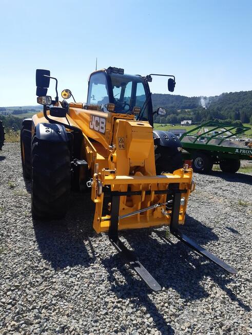 Ładowarka teleskopowa JCB 560-80