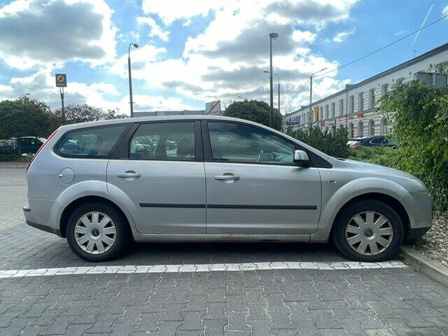 syndyk sprzeda Forda Focus