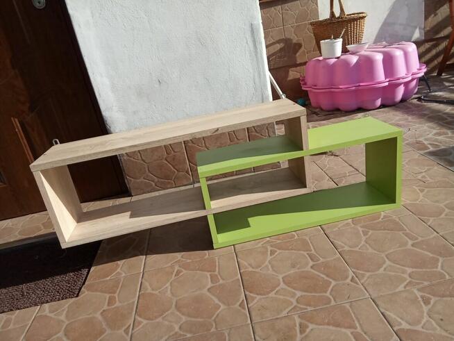 Sprzedam Półke Na Książki Oraz Akcesoria Okazja Polecam