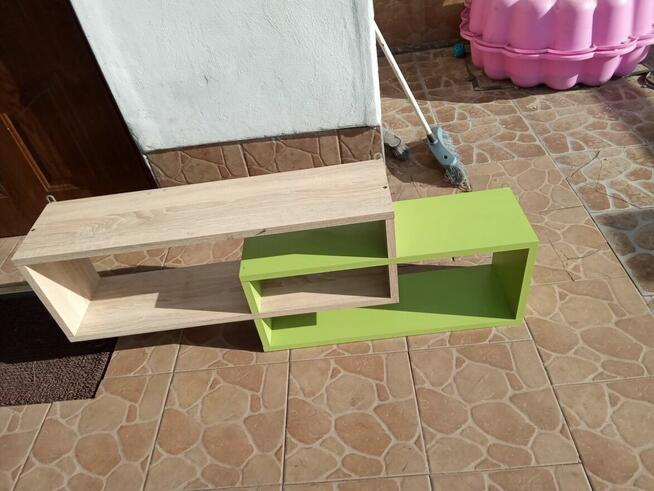 Sprzedam Półke Na Książki Oraz Akcesoria Okazja Polecam