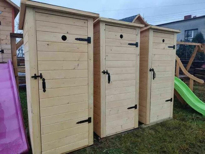 toaleta drewniana WC kibelek