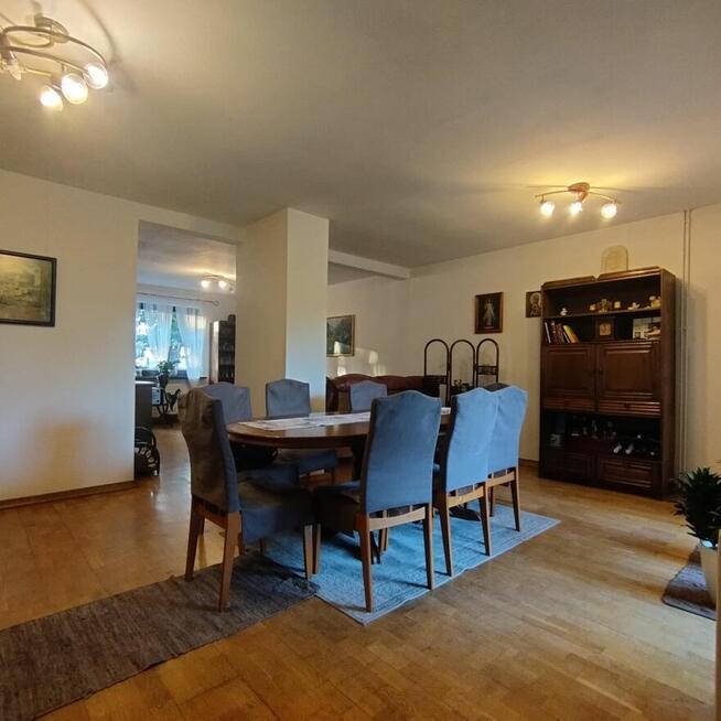 Piekny dom z ogrodem