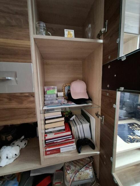 Regał pokojowy pojemny