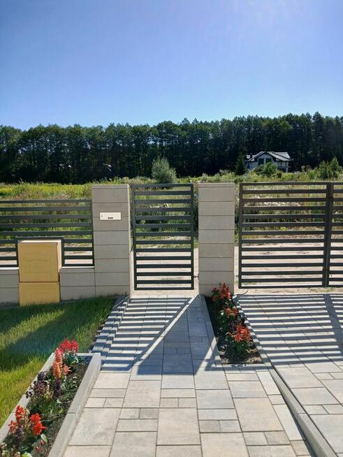 Atrakcyjny bliźniak z widokiem na łąkę i las