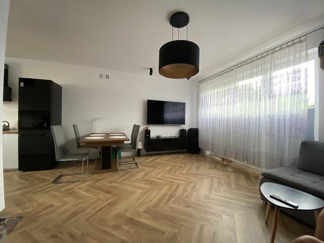 Nowoczesny dom w zabudowie szeregowej-Rakowiska