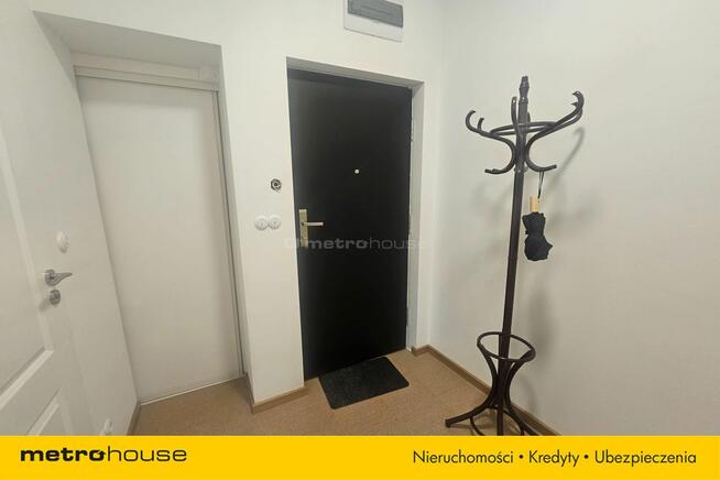 Klimatyczna kawalerka w kamienicy w Piasecznie.