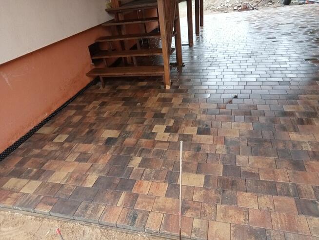 Schody tarasy chodniki opaski scieżki