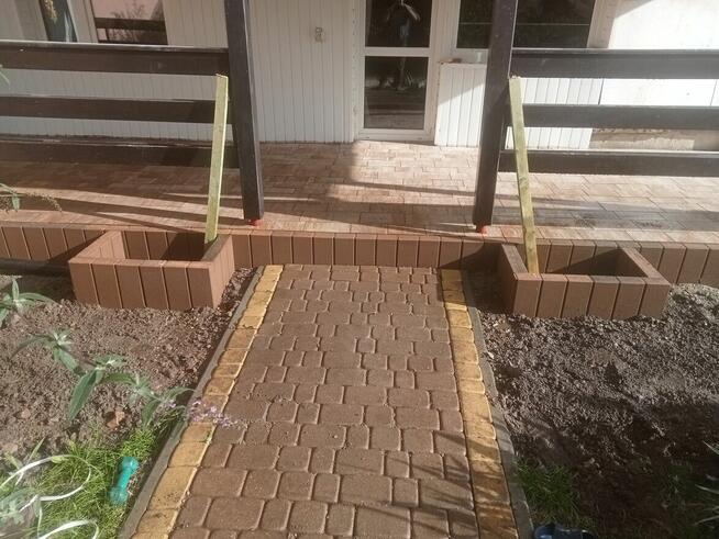 Schody tarasy chodniki opaski scieżki