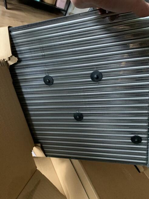 Sprzedam nową chłodnicę wody do samochodu z wentylatorem!!!