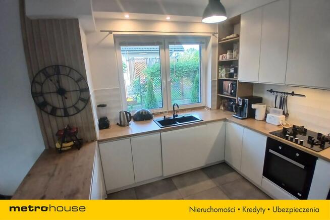 Dom z ogrodem i garażem, Dom w Nieporęcie