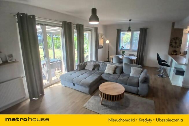 Dom z ogrodem i garażem, Dom w Nieporęcie