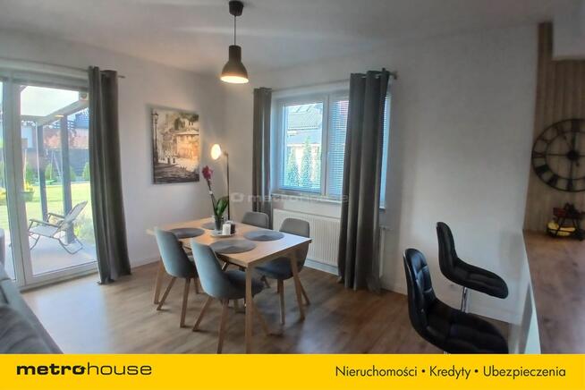 Dom z ogrodem i garażem, Dom w Nieporęcie