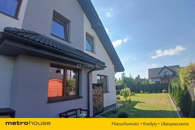 Dom z ogrodem i garażem, Dom w Nieporęcie