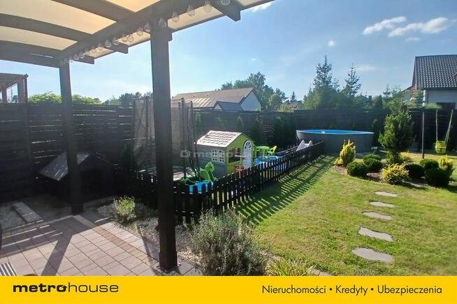 Dom z ogrodem i garażem, Dom w Nieporęcie