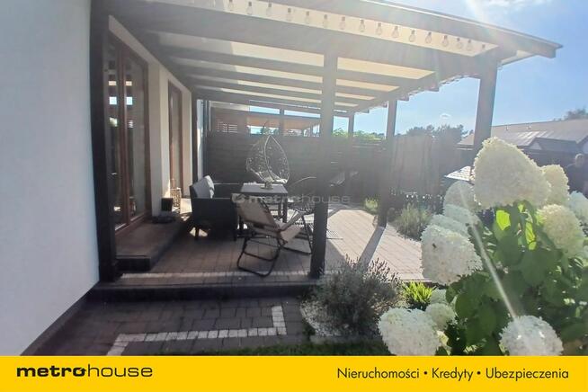 Dom z ogrodem i garażem, Dom w Nieporęcie