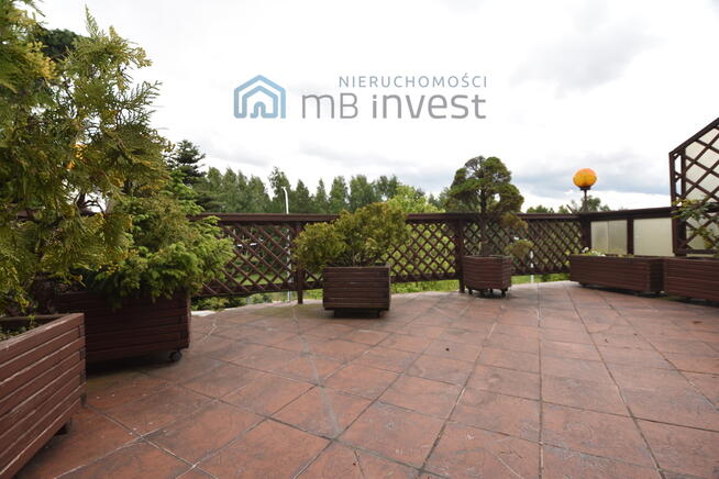 Dom wolnostojący z lokalem pod działalność 2xgaraż