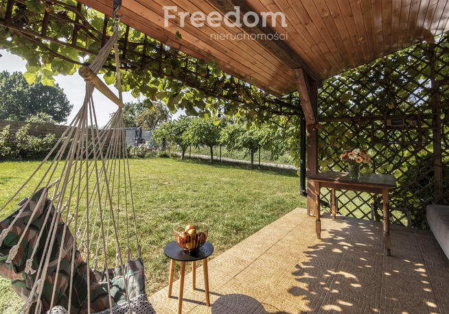 Dom z ogrodem i poddaszem do aranżacji – Żółwin