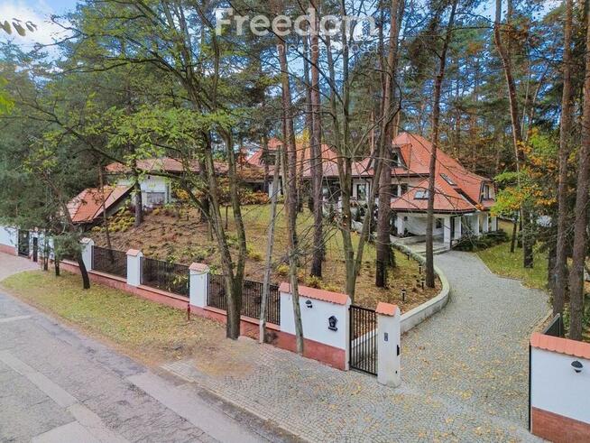 Luksusowa rezydencja z basenem w Magdalence