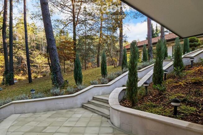 Luksusowa rezydencja z basenem w Magdalence