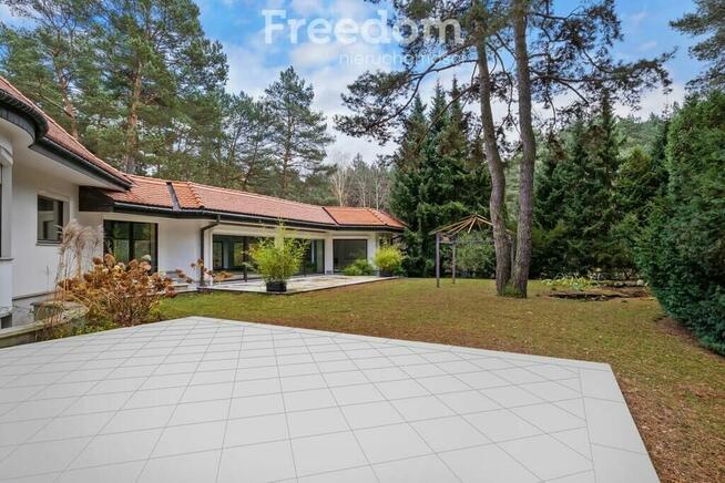 Luksusowa rezydencja z basenem w Magdalence