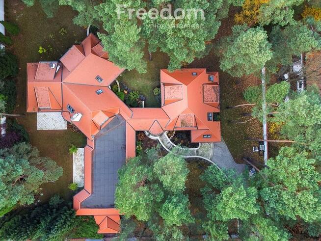 Luksusowa rezydencja z basenem w Magdalence