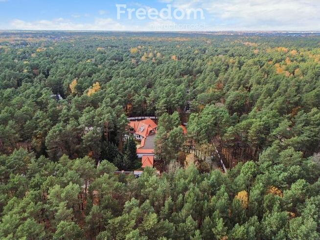 Luksusowa rezydencja z basenem w Magdalence