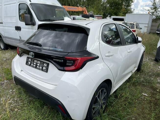 Toyota Yaris Hybrid 1.5 Active Salon PL 2023 FV 23%