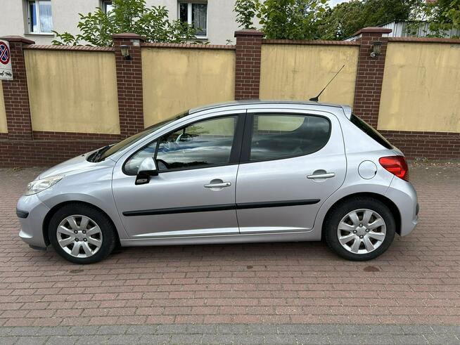Peugeot 207 1.4 benzyna niski przebieg klimatyzacja