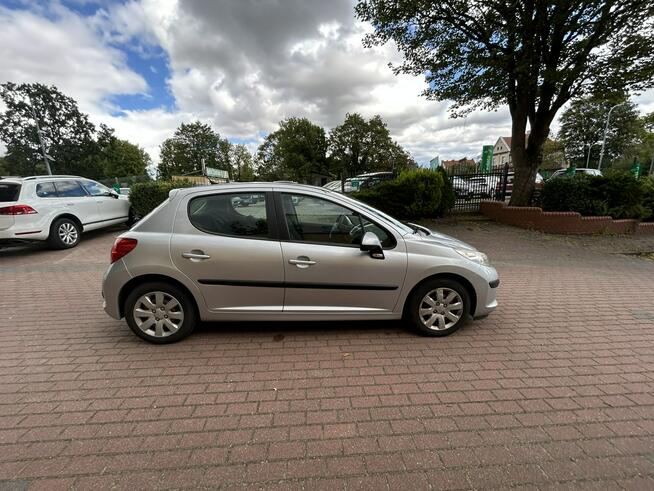 Peugeot 207 1.4 benzyna niski przebieg klimatyzacja