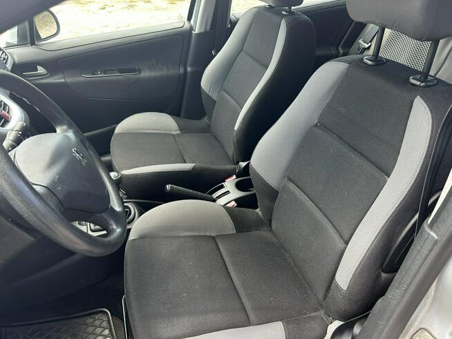 Peugeot 207 1.4 benzyna niski przebieg klimatyzacja