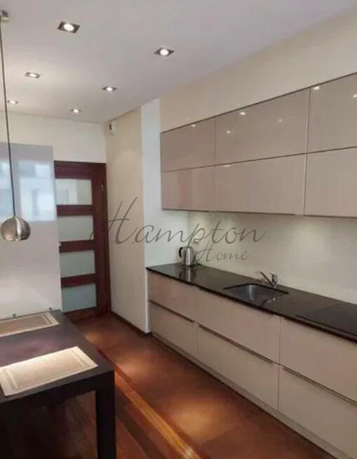 Mieszkanie Warszawa gm. Śródmieście Śródmieście, Pokorna