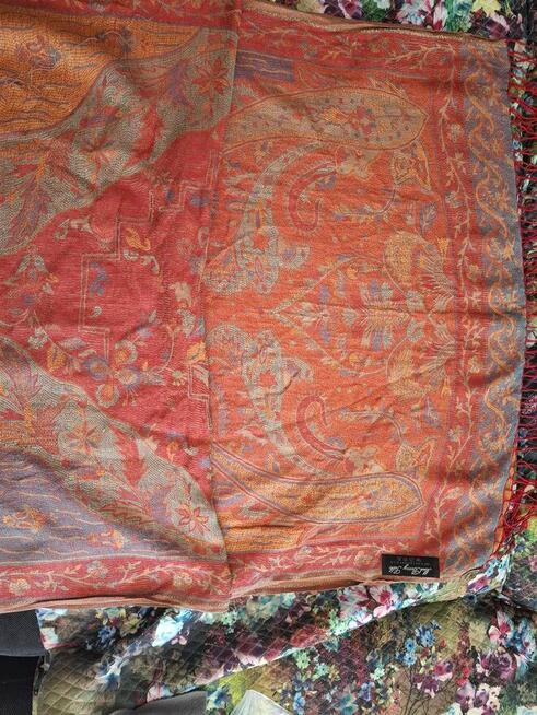 Luksusowy szal z jedwabiu morwowego