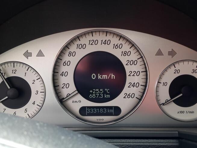 Sprzedam Mercedes- Benz E270 2.7 CDI