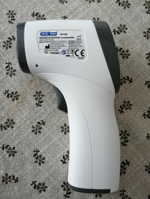 BEZDOTYKOWY TERMOMETR NA PODCZERWIEŃ