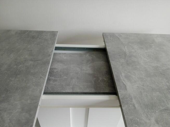 Stół z krzesłami ,rozkładany