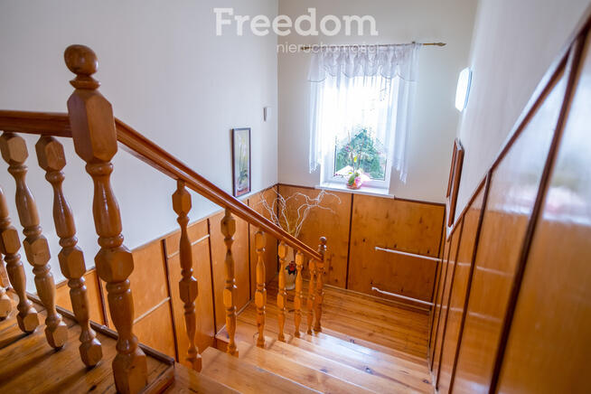 Dom wolnostojący z pięknym ogrodem