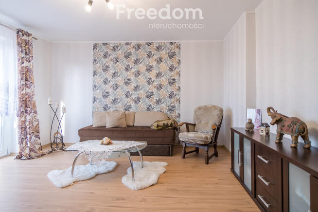 Dom wolnostojący z pięknym ogrodem