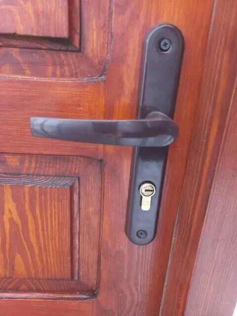 sprzedam drzwi drewniane nowe