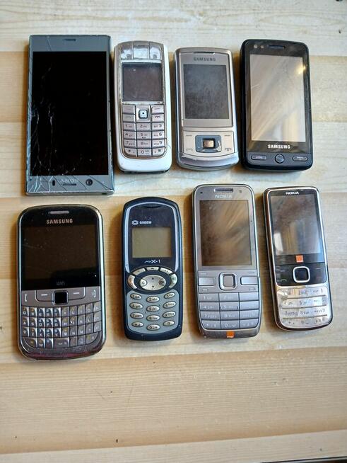 Zestaw telefonów...