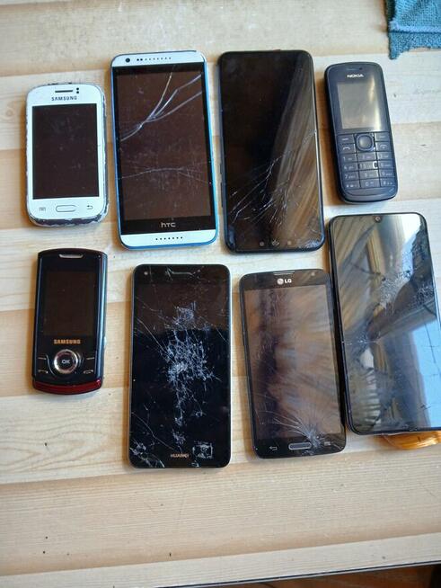 Zestaw telefonów...