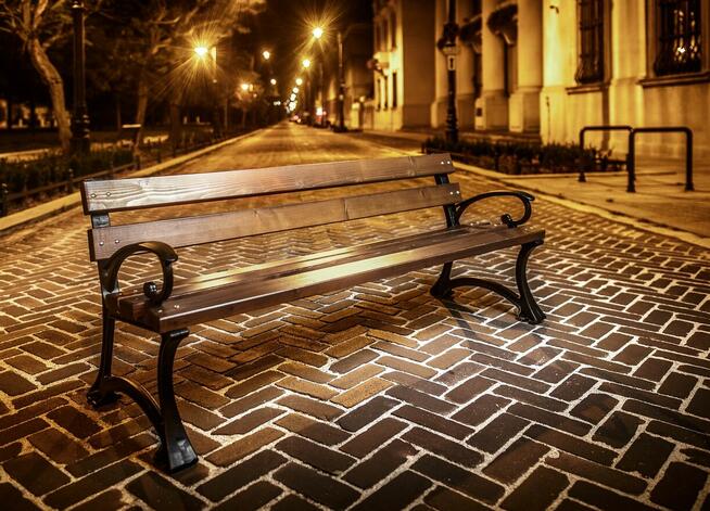 miejska parkowa ławka nogi żeliwne gartenbank stadtarchitekt