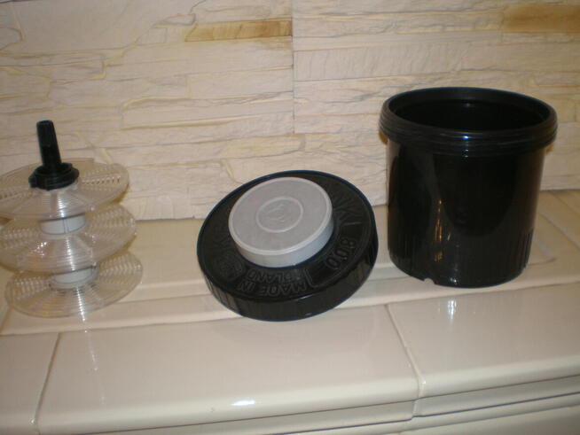 Sprzedam dwa koreksy Kroskus Tank 800 używane