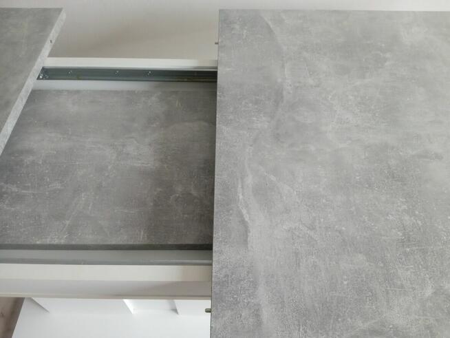 Stół z krzesłami ,rozkładany