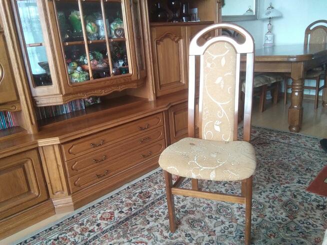 Sprzedam stół plus 6 krzeseł